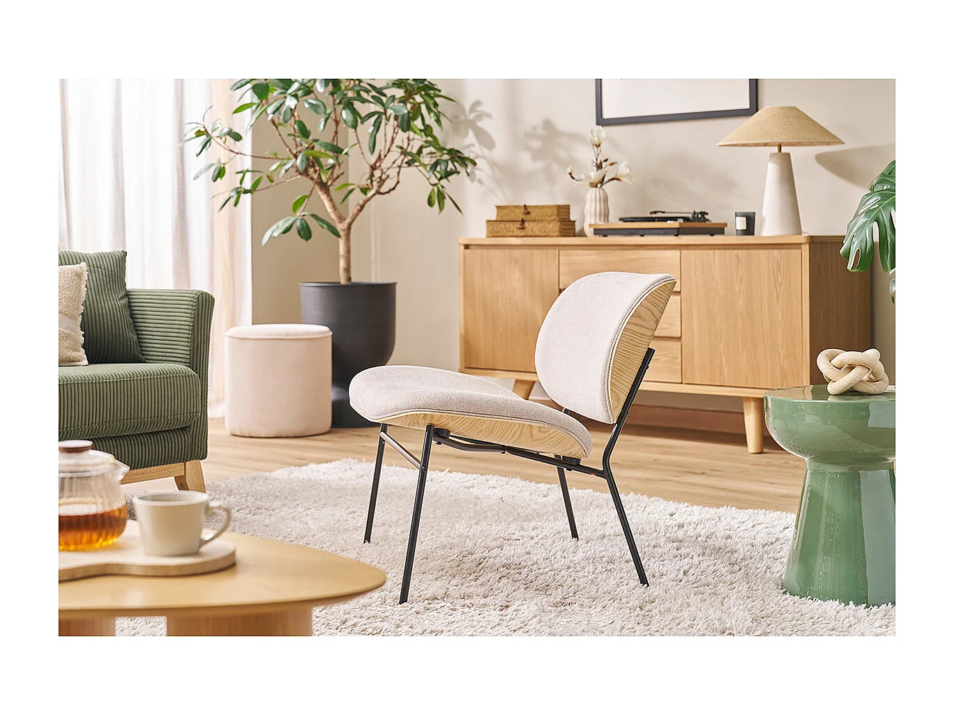 Sillón en tejido efecto terciopelo texturizado gris y metal negro SHELBY