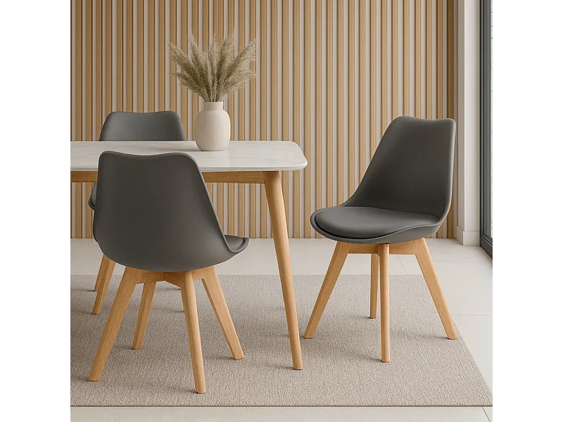 Lola, Set di 4 Sedia in polipropilene (48.5cm X 52cm H. 82cm)