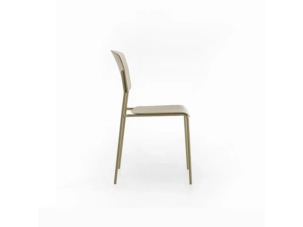 Vega, Set di 4 Sedia in polipropilene (52cm X 52cm H. 79cm)