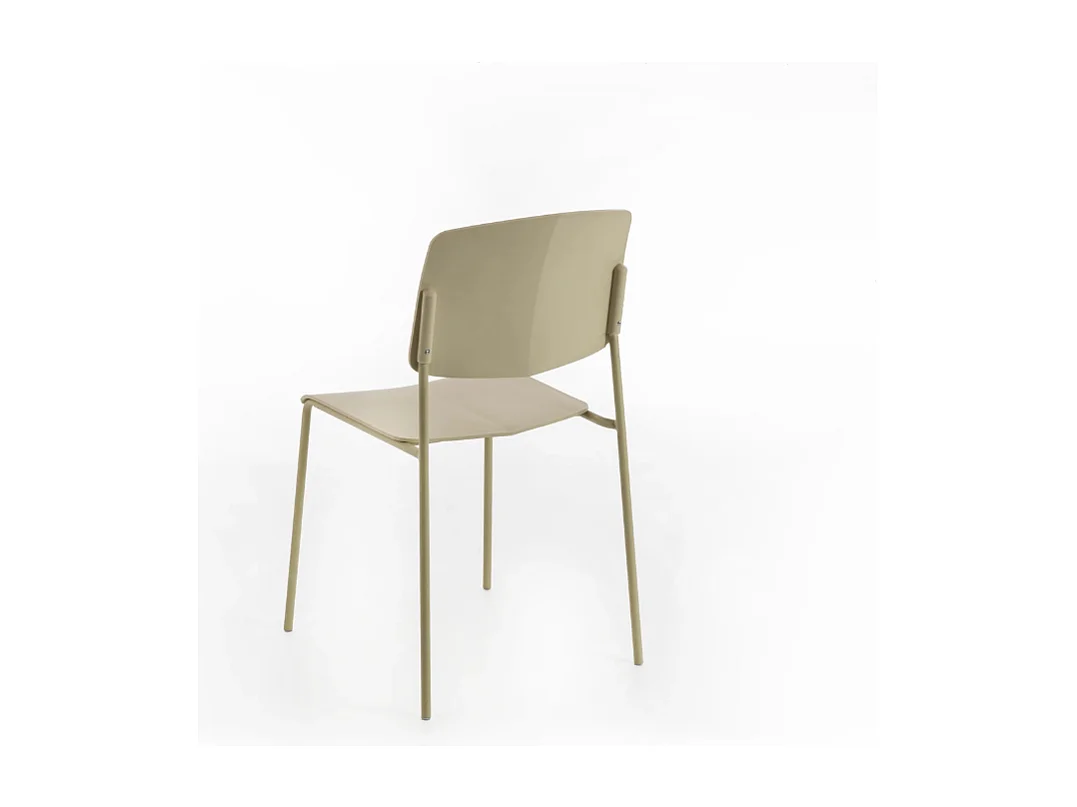 Vega, Set di 4 Sedia in polipropilene (52cm X 52cm H. 79cm)