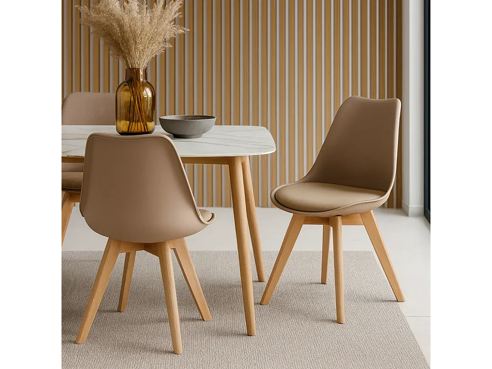 Lola, Set di 4 Sedia in polipropilene (48.5cm X 52cm H. 82cm)