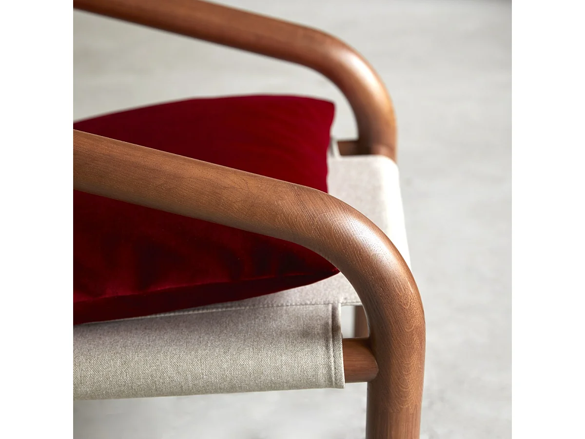 Sessel aus massivem Eichenholz und rotem Samt