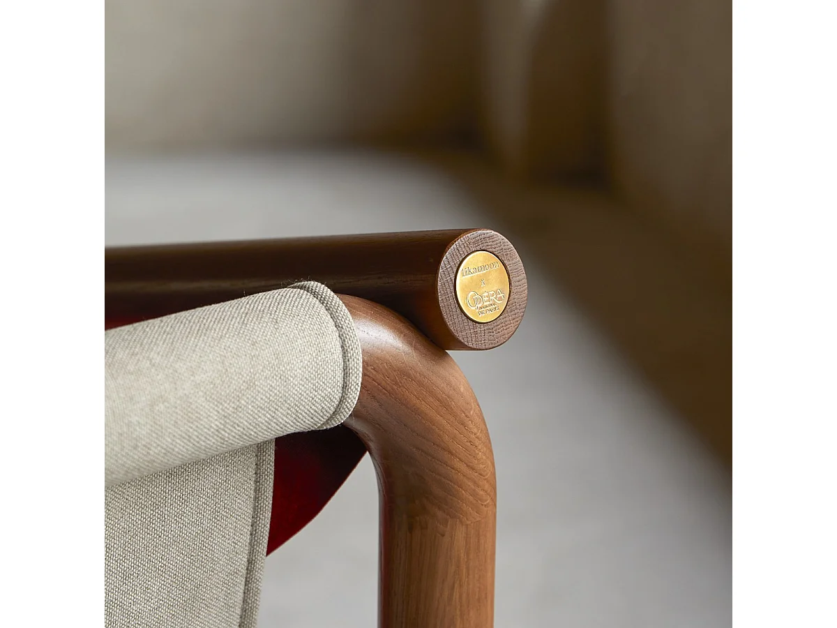 Sessel aus massivem Eichenholz und rotem Samt