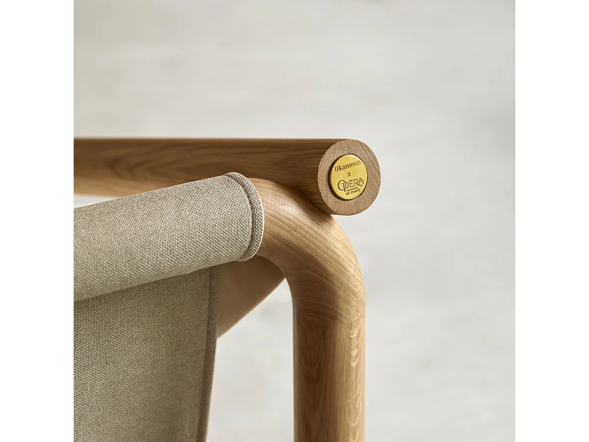 Poltrona in rovere massello chiaro e tessuto écru