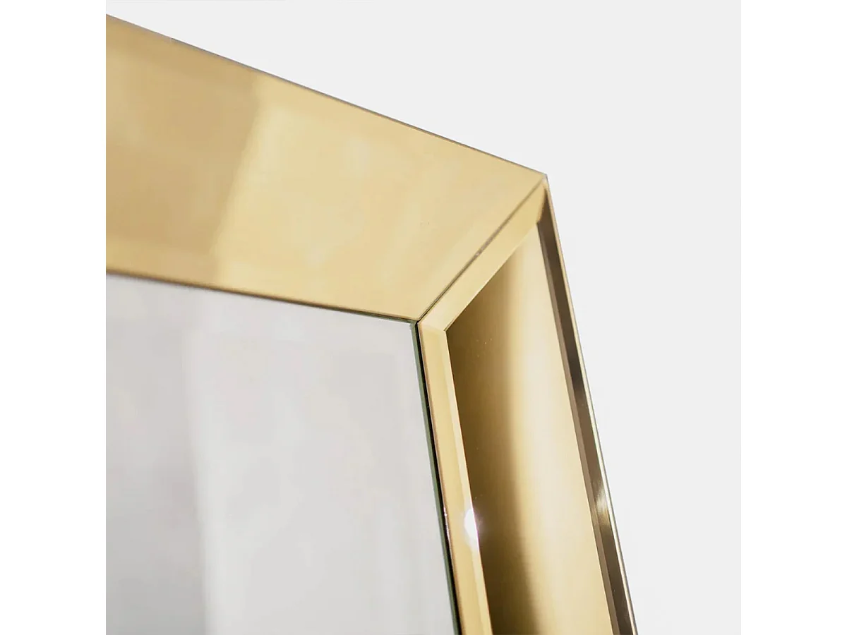 Quadratischer Design-Wandspiegel mit elegantem Rahmen Luminous