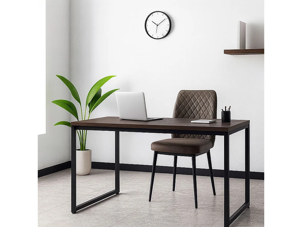 Chaise de salle à manger Alma en microfibre nubuck marron avec pieds en métal noir