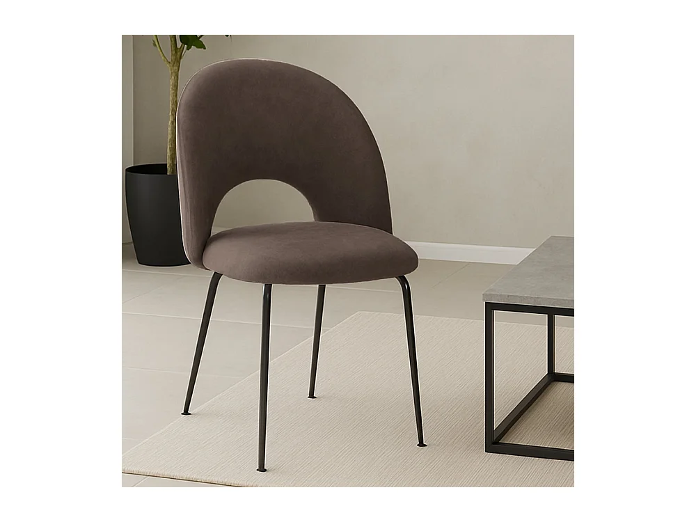 Chaise de salle à manger Paola en microfibre nubuck marron avec pieds en métal noir