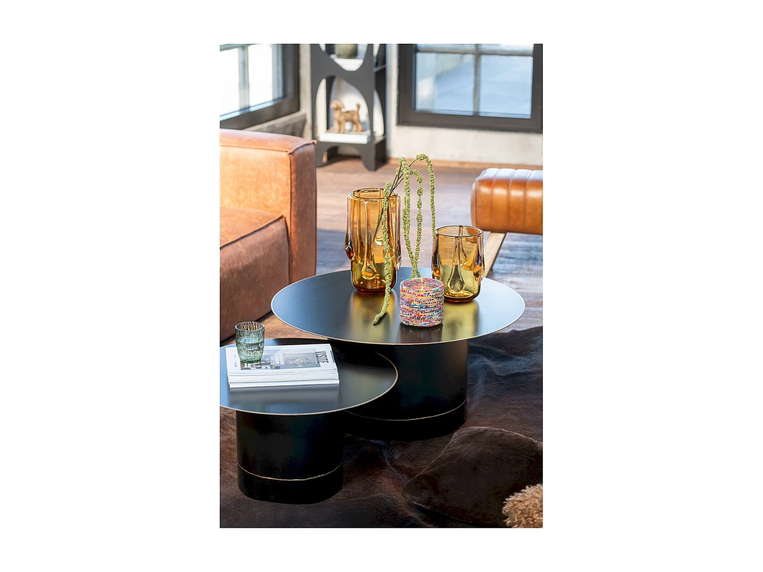 Table basse ronde cylindre noir bord doré design élégant