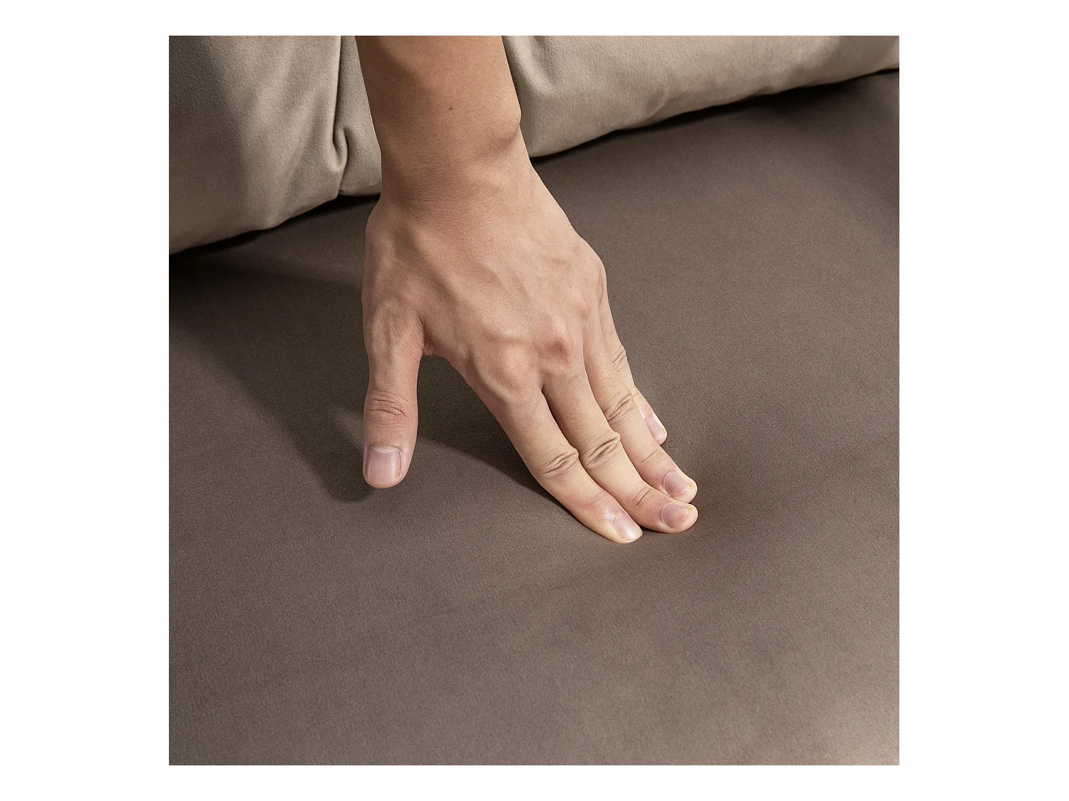 Sillón cama convertible en terciopelo con respaldo regulable en 5 posiciones para salón o dormitorio 63x73 cm beige