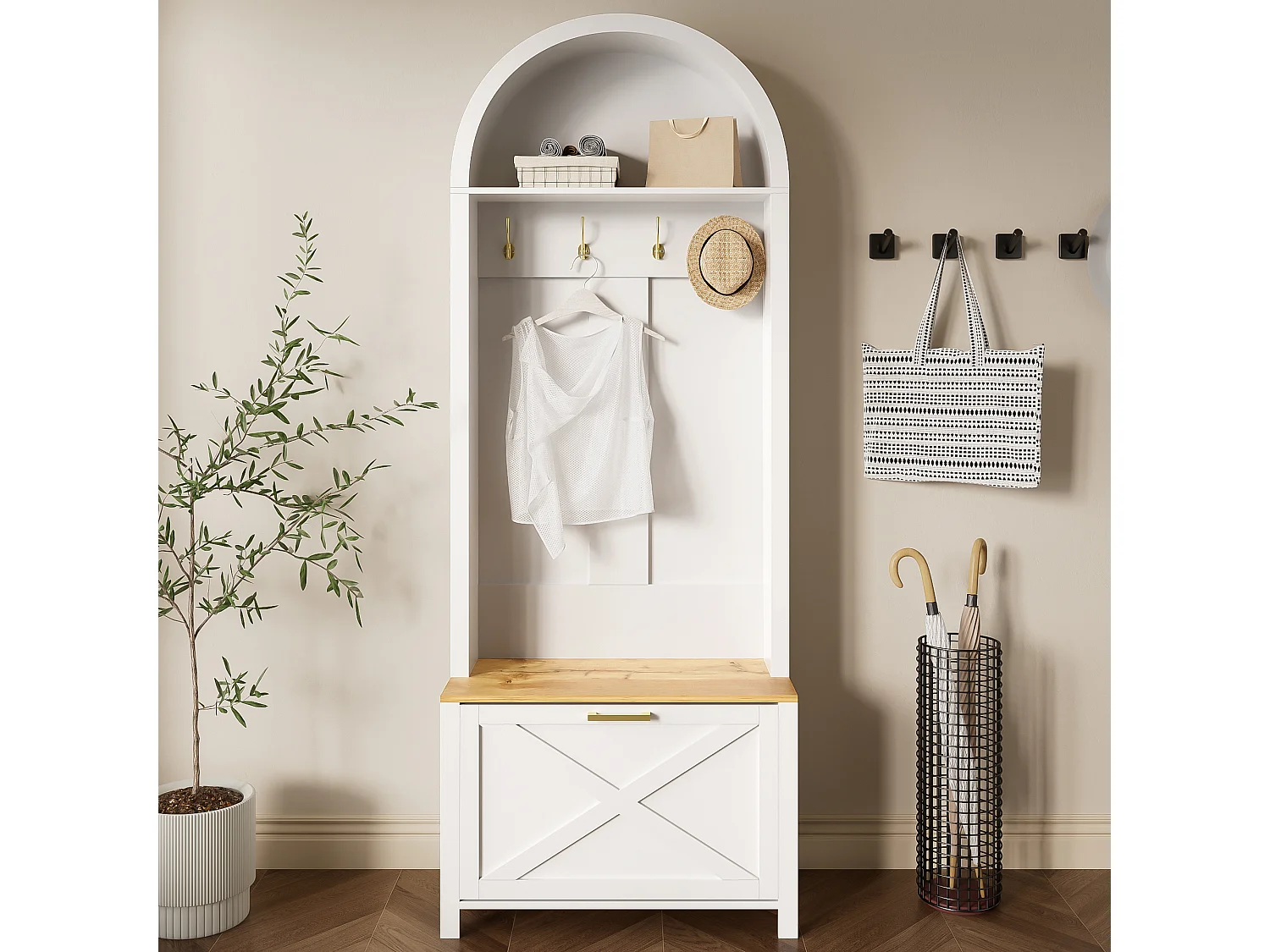 Vestiaire blanc et naturel avec porte et crochets dorés, design arche 75x35x195cm