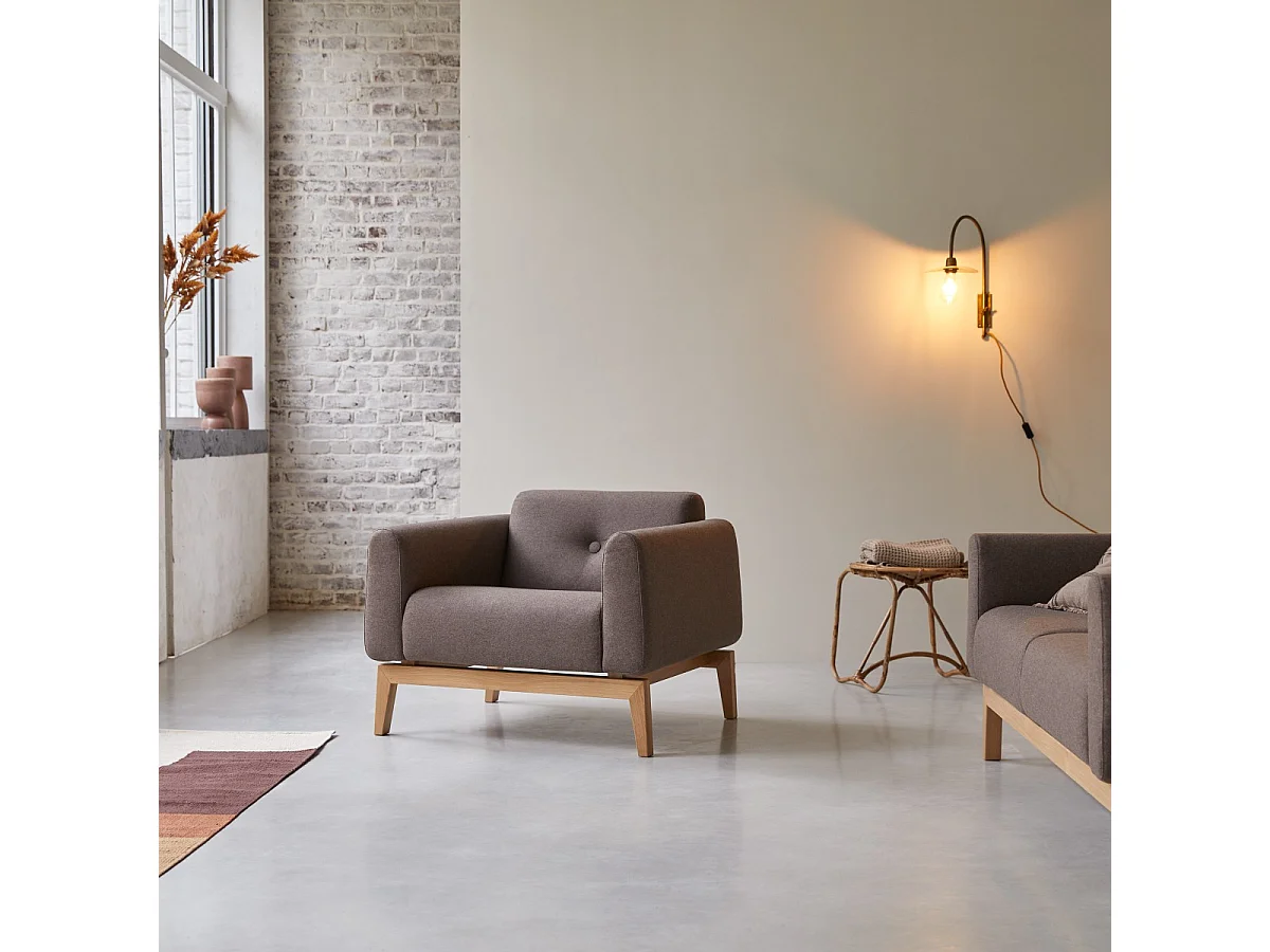 Fauteuil Bjorn en chêne massif et tissu marron, 1 place
