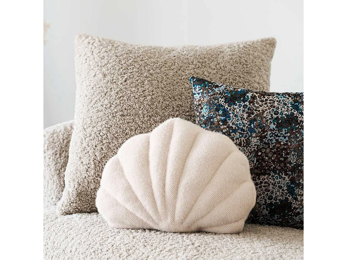 Coussin Déco Forme coquillage tissu Bouclettes Beige - ONDINE