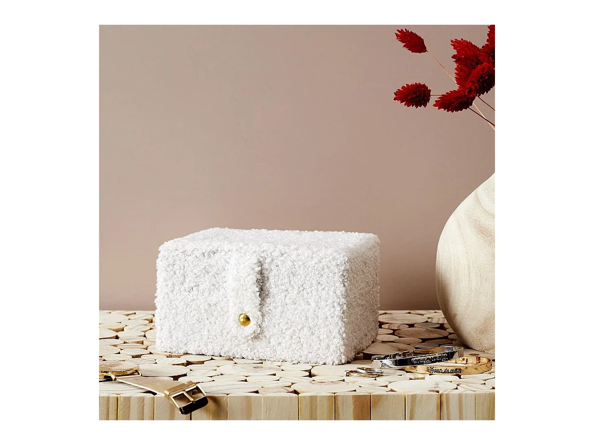 Boîte à bijoux blanc avec finitions bouclettes