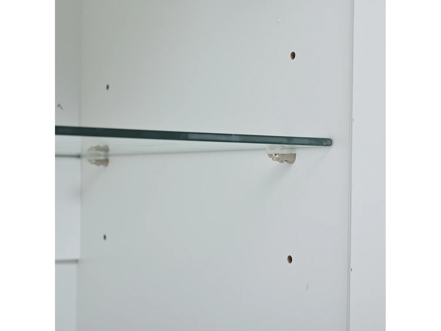 Vitrine blanche avec éclairage LED - Vitrine avec 1 porte et 2 étagères en verre - quatre compartiments de rangement