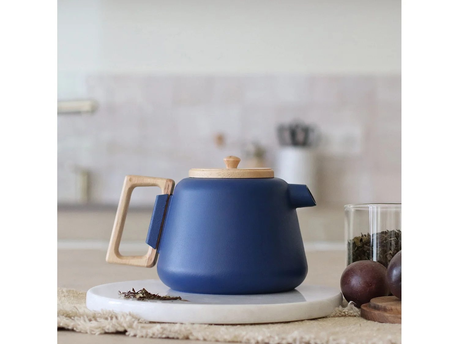 Ogo Living - Théière Viggo 500ml En Fonte Bleu Avec Poignée Couvercle Bois