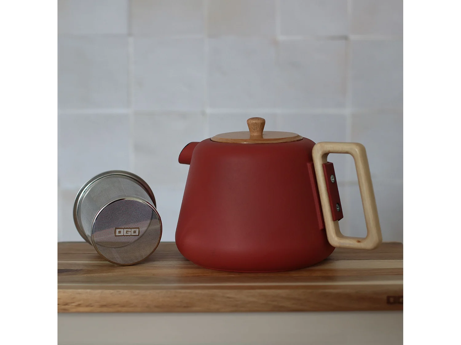 Ogo Living - Théière Viggo 500ml En Fonte Paprika Avec Poignée Couvercle Bois