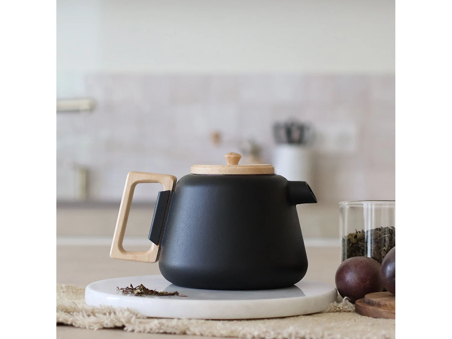 Ogo Living - Théière Viggo 500ml En Fonte Noir Avec Poignée Couvercle Bois