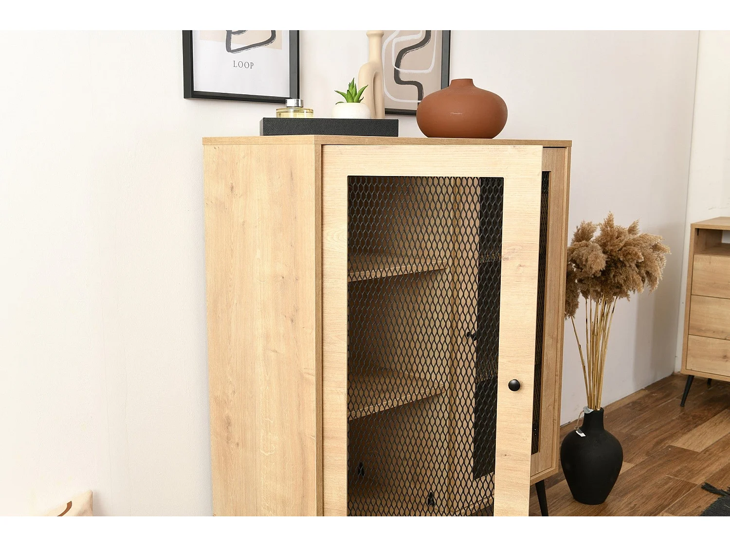 Buffet élégant en chêne, 90 x 40 x 110 cm | 100 % panneaux de particules laminés | Idéal pour les salons et salles à manger modernes