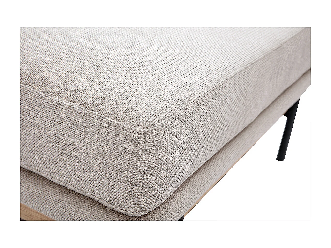 Pouf repose pieds en tissu chenille beige et métal noir TODD