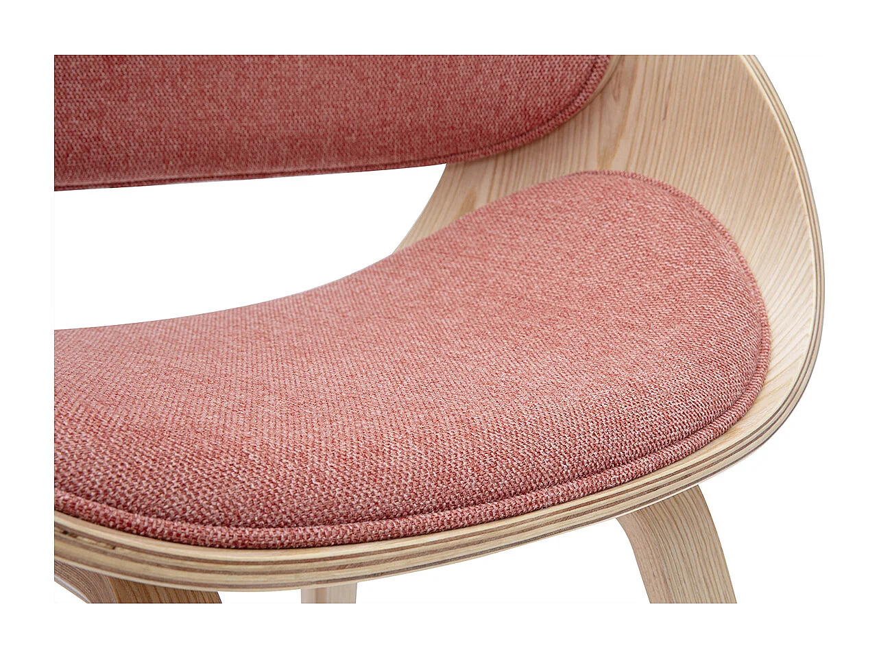 Design-Stuhl aus Samt-Textur-Stoff in Terrakotta und hellem Holz BENT