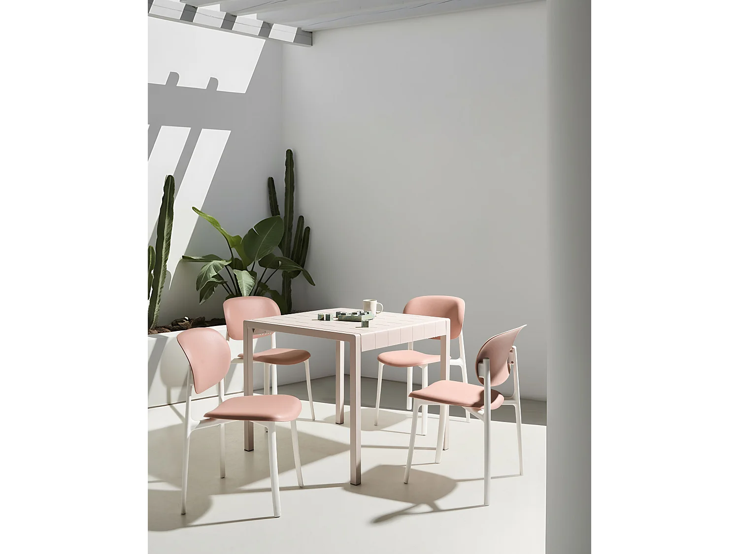 Lot de 4 chaises de jardin MUSANO Rose pastel