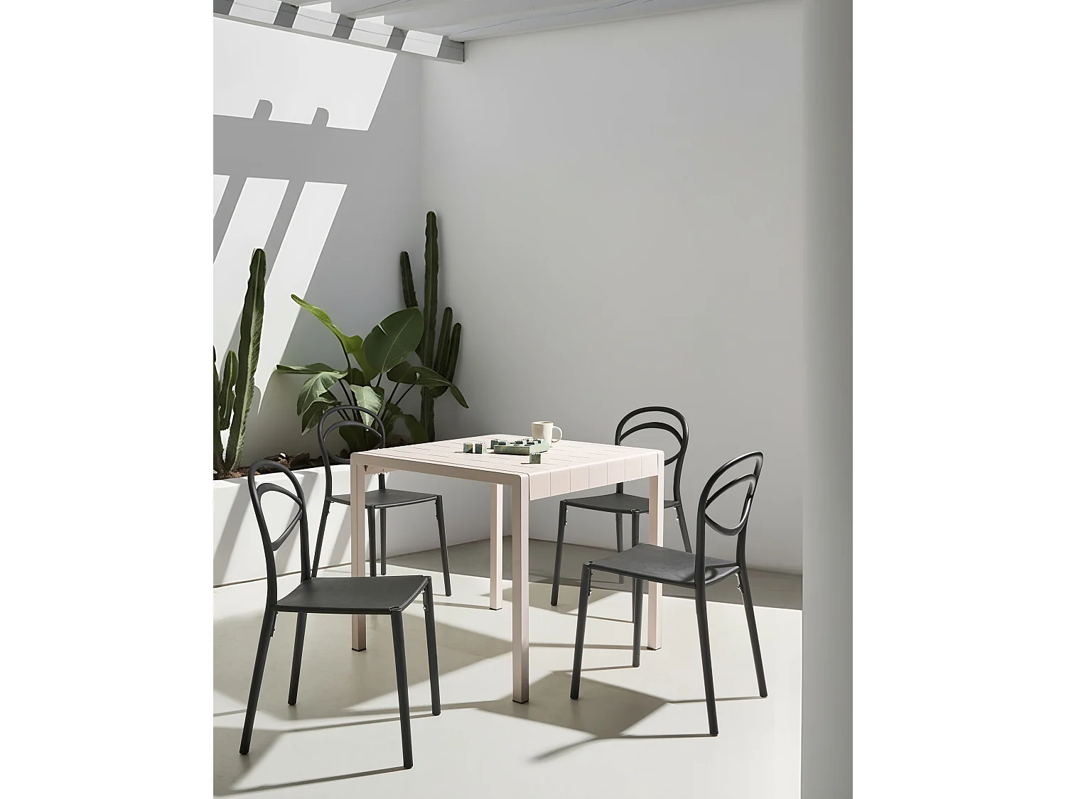 Lot de 4 chaises de jardin COVOLO Noir