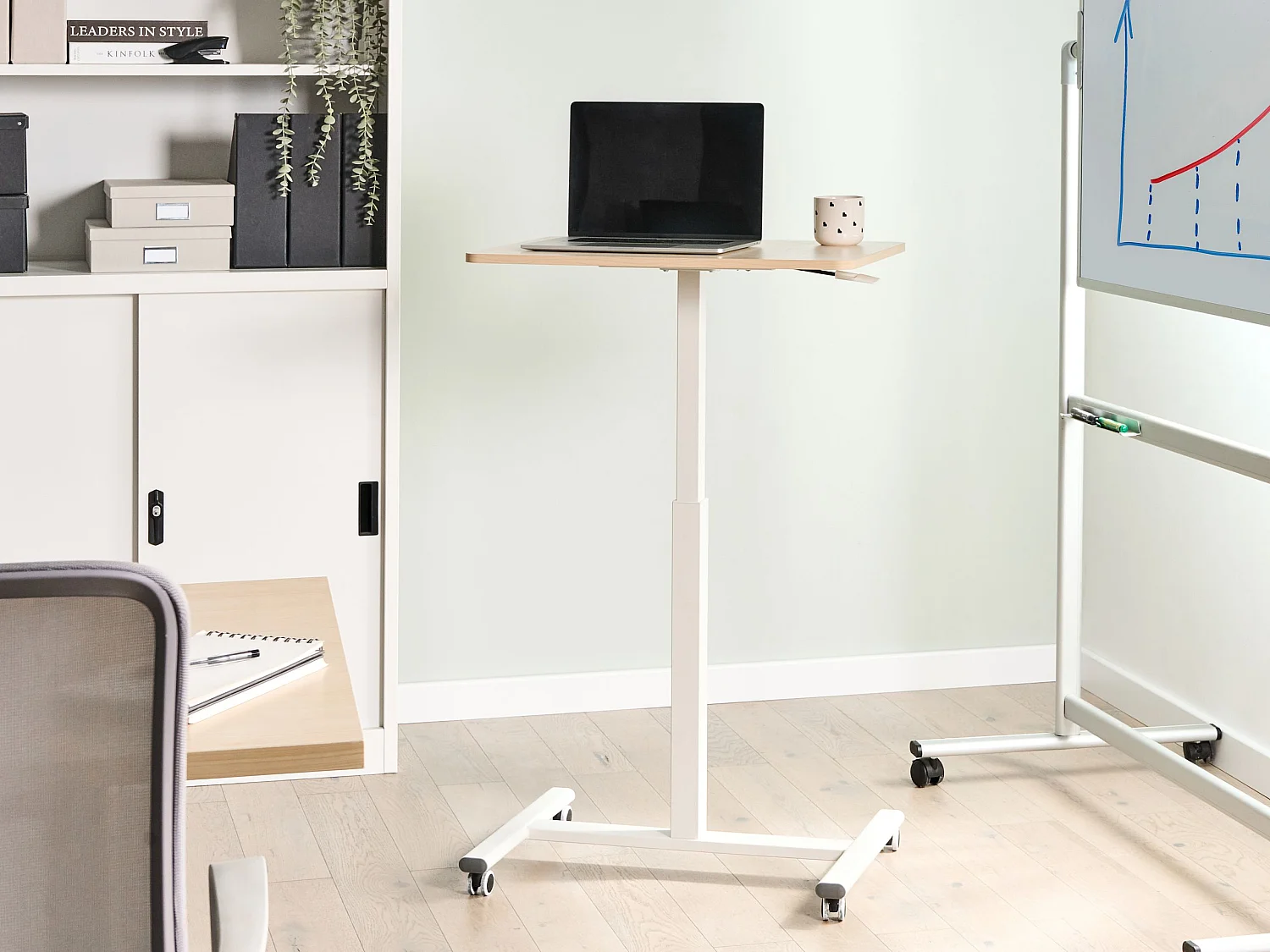 Bureau réglable manuellement en hauteur pour ordinateur portable ACADEMIA Marron clair/blanc 65 cm 48 cm