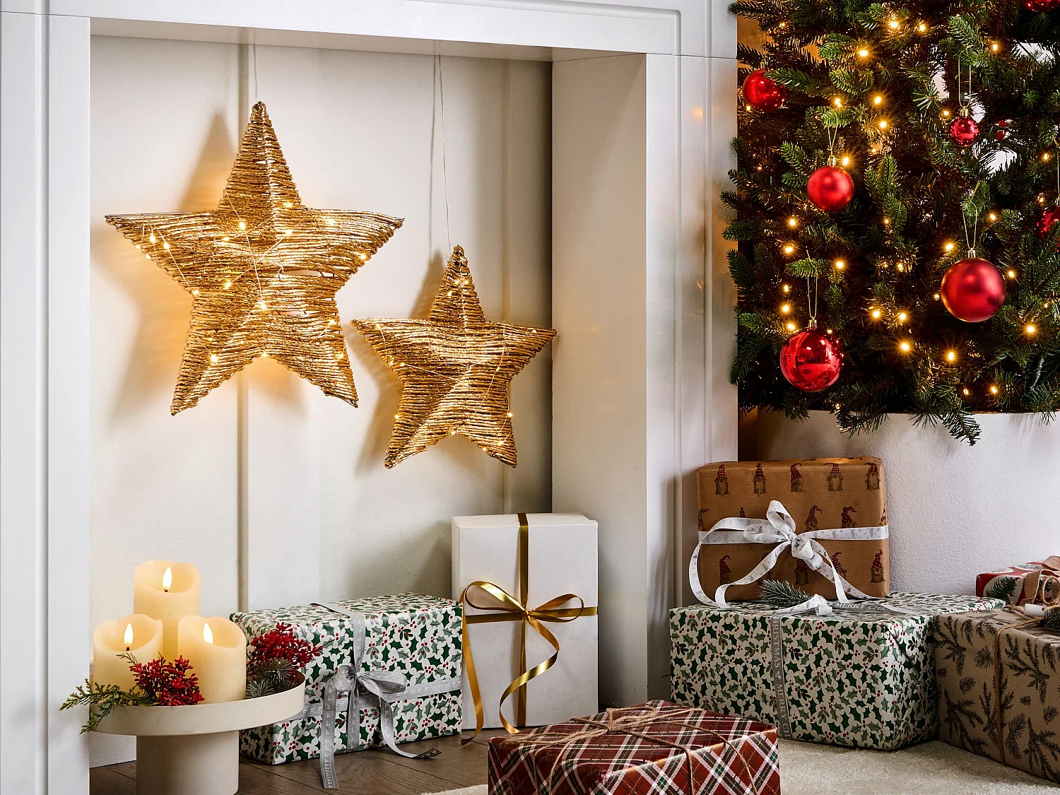 Lot de 2 décorations de Noël LED HAMPEN Étoile 24/30 cm Doré