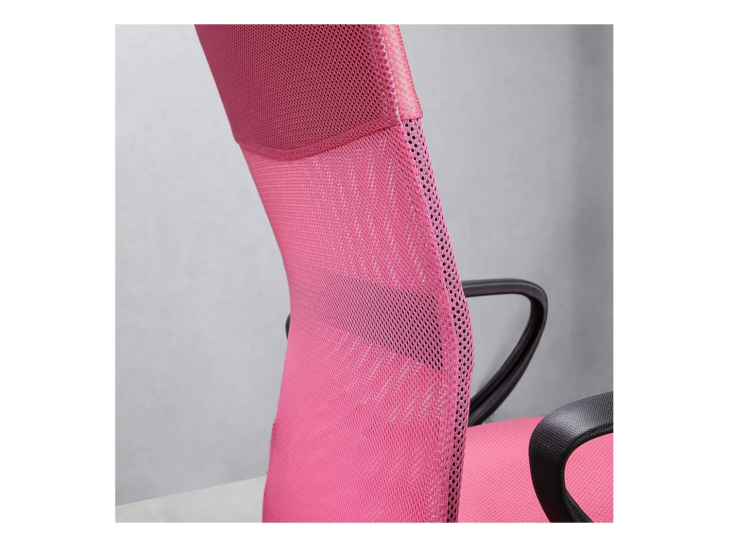 Chaise de bureau ergonomique JOGO rose assise pivotante et réglable en hauteur 99 cm, roulettes adaptées à la moquette