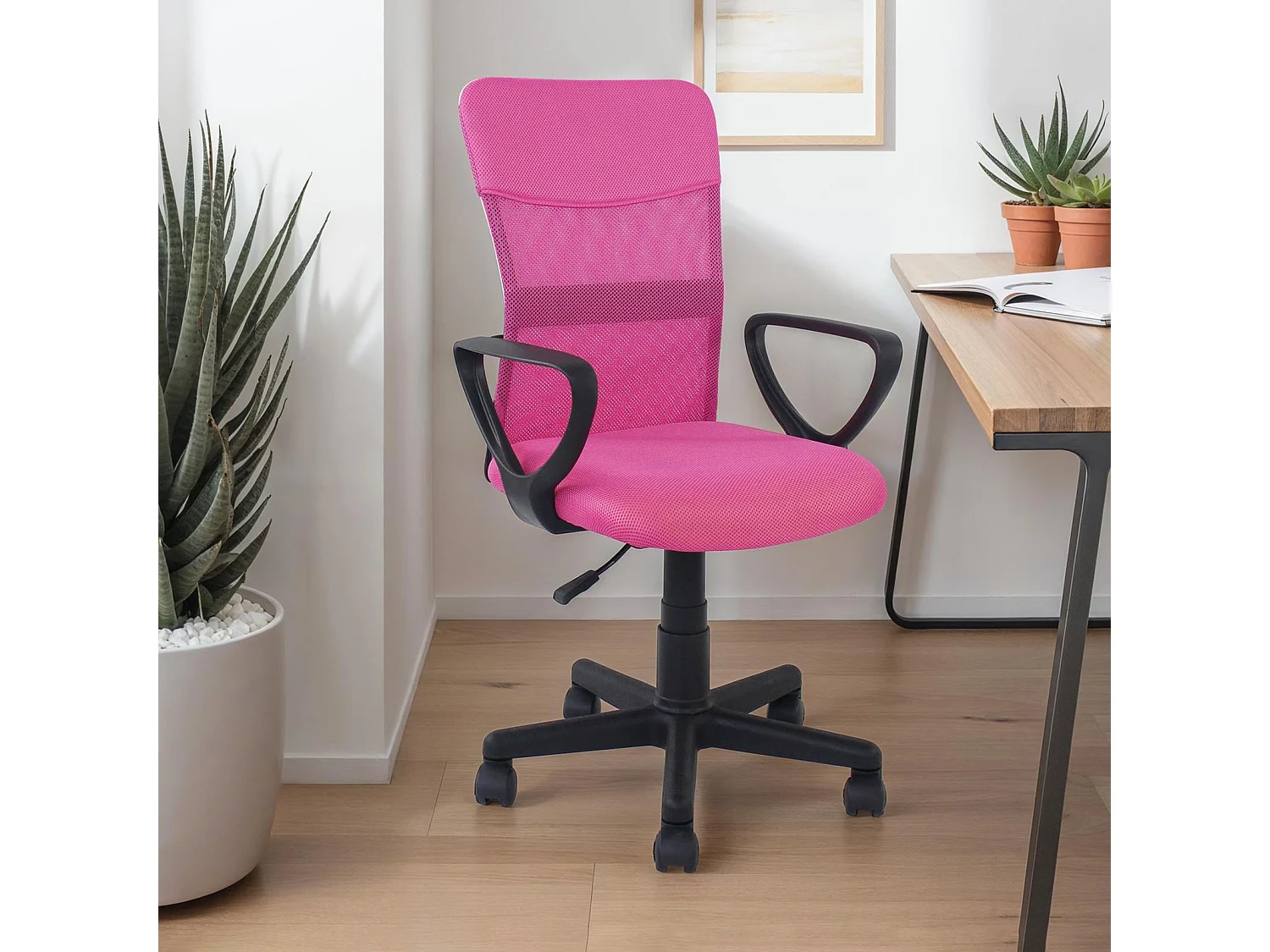 Chaise de bureau ergonomique JOGO rose assise pivotante et réglable en hauteur 99 cm, roulettes adaptées à la moquette