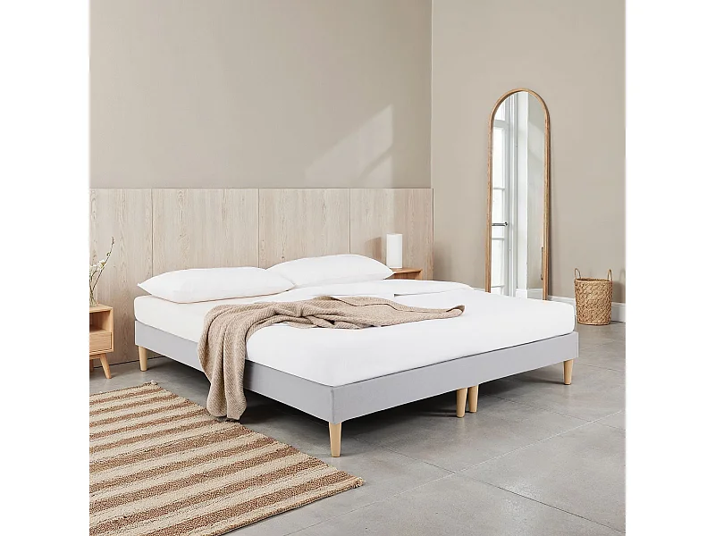 Sommier tapissier RENNES 180 x 200 cm structure en bois et revêtement en tissu gris, cadre de lit avec pieds