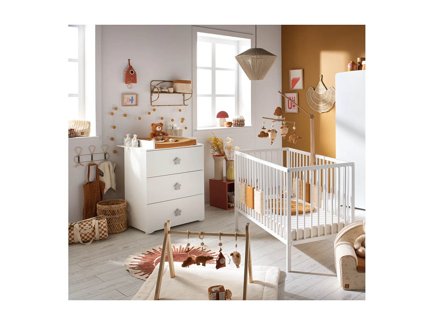 Chambre complète bébé avec lit 120x60cm à barreauxet commode à langer 3 tiroirs BASIC - BabyPrice