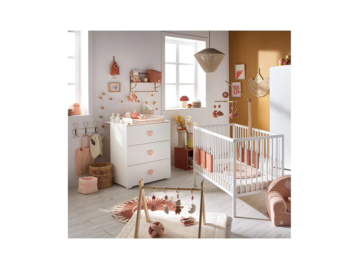 Chambre complète bébé avec lit 120x60cm à barreauxet commode à langer 3 tiroirs BASIC - BabyPrice