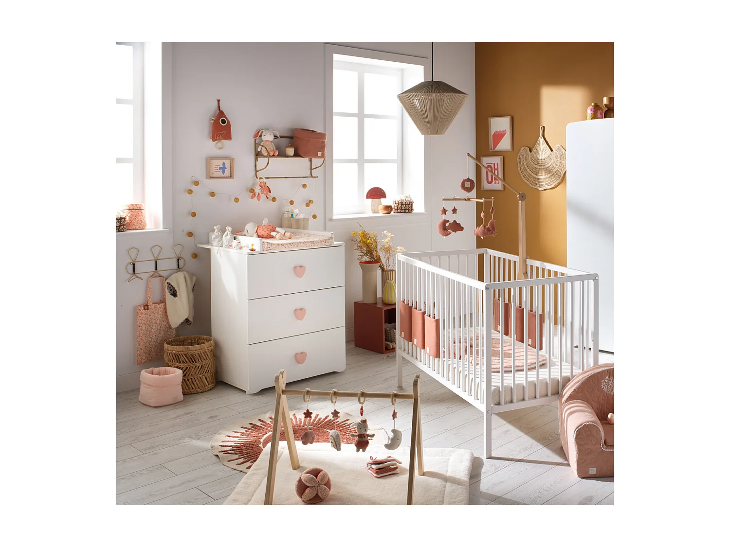 Chambre complète bébé avec lit 120x60cm à barreauxet commode à langer 3 tiroirs BASIC - BabyPrice