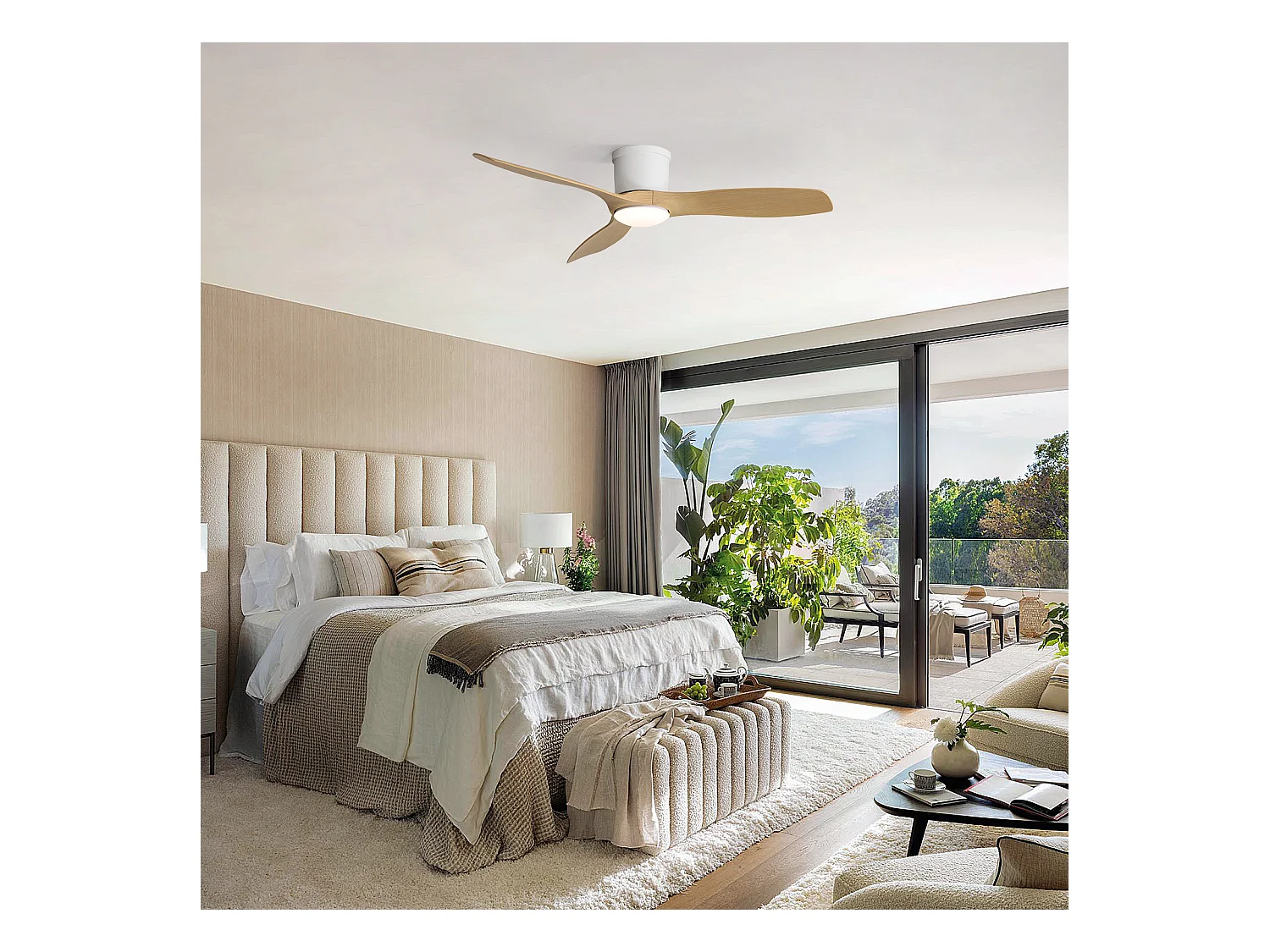 Ventilateur de plafond 52 pouces avec télécommande, 3 pales ABS, moteur DC réversible, éclairage LED dimmable 18W, blanc (132x132x22.86 cm)