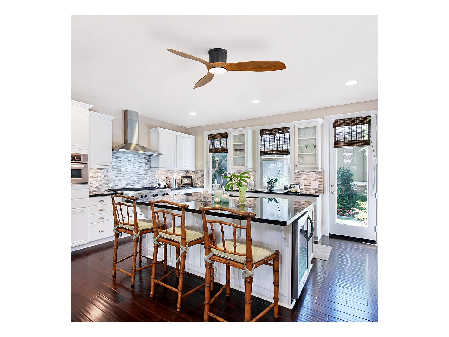 Ventilateur de plafond 52 pouces avec télécommande, 3 pales ABS, LED 18W dimmable, 3 couleurs, fonction réversible, noir (132x132x22.86 cm)