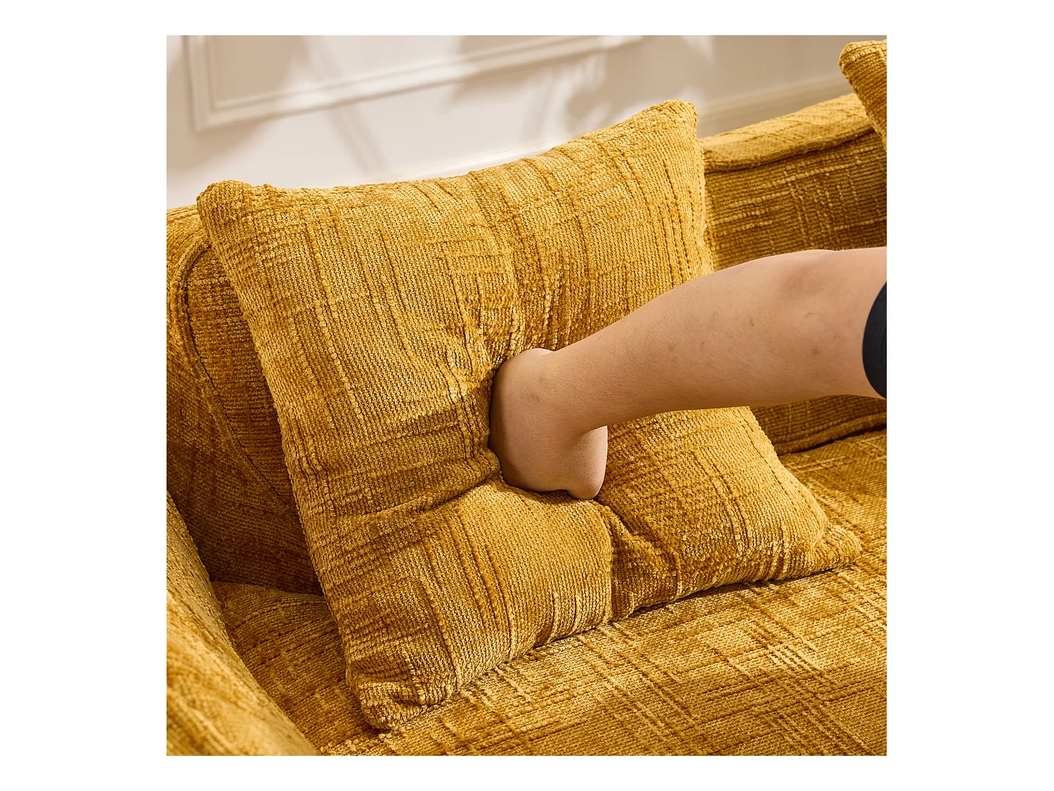 Gele gebogen bank, 2-zits, met armleuningen, kussens inbegrepen, crèmekleurige bank voor kleine ruimtes, geen montage vereist (170x87x65 cm)