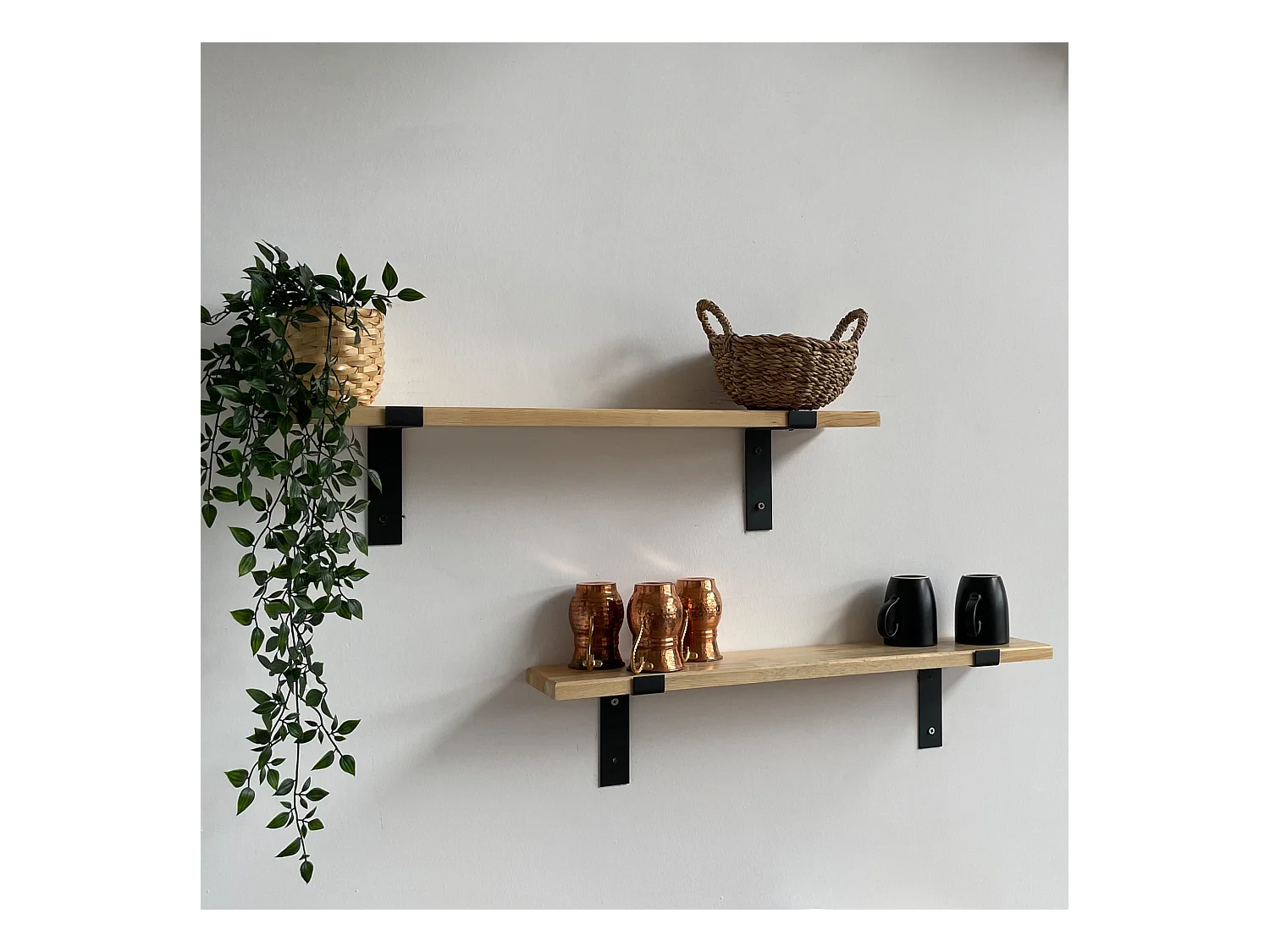 Lot de 2 étagères murales Løgstør 75 x 14 x 14 cm pin naturel [en.casa]