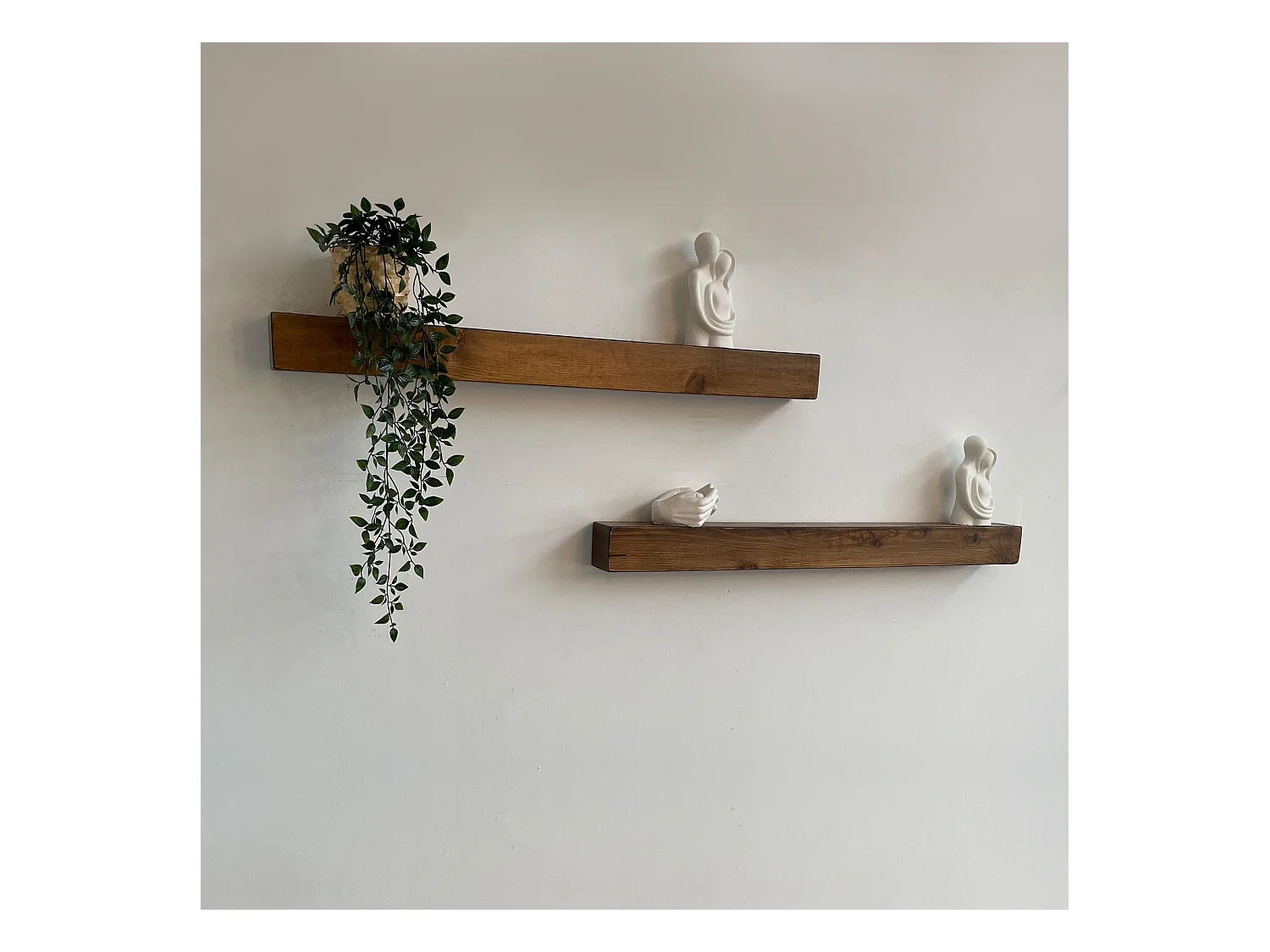 Lot de 2 étagères murales Munkebo 100 x 9 x 9 cm bois de pin avec lasure [en.casa]