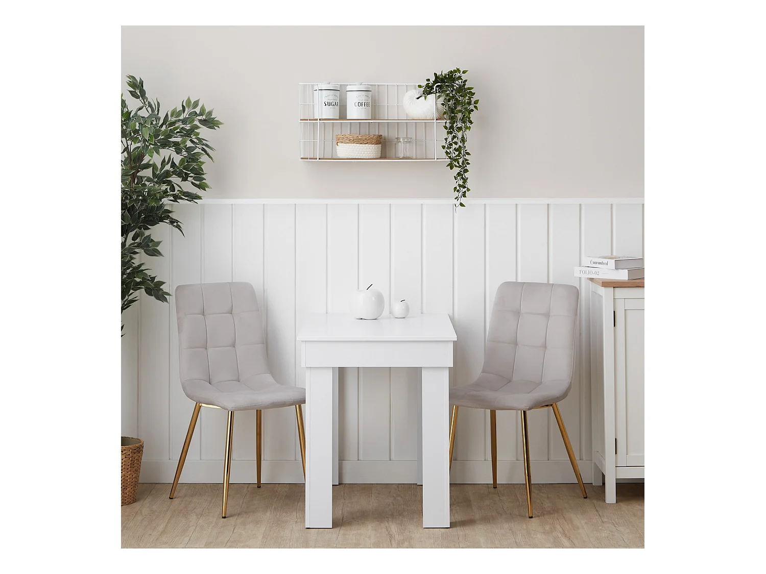 Esstisch 90x73x60 cm, weiße Creme Samtstühle