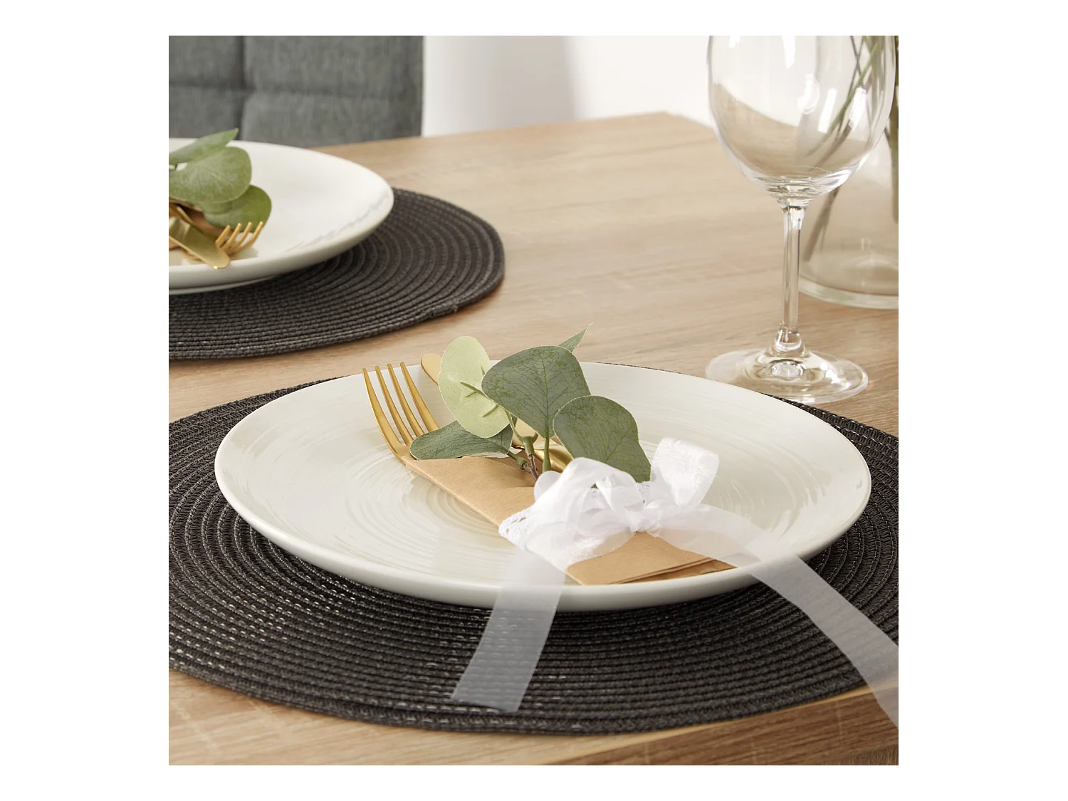 Table à manger 80x80x75 cm chêne sonoma naturel avec 2 chaises en lin gris