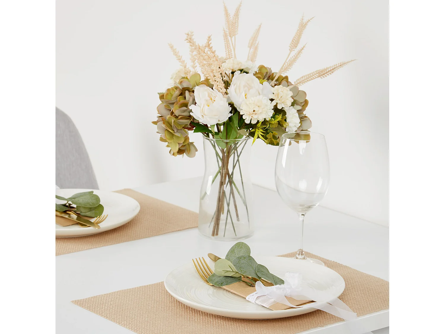 Table à manger 80x80x75 cm blanche avec 2 chaises grises