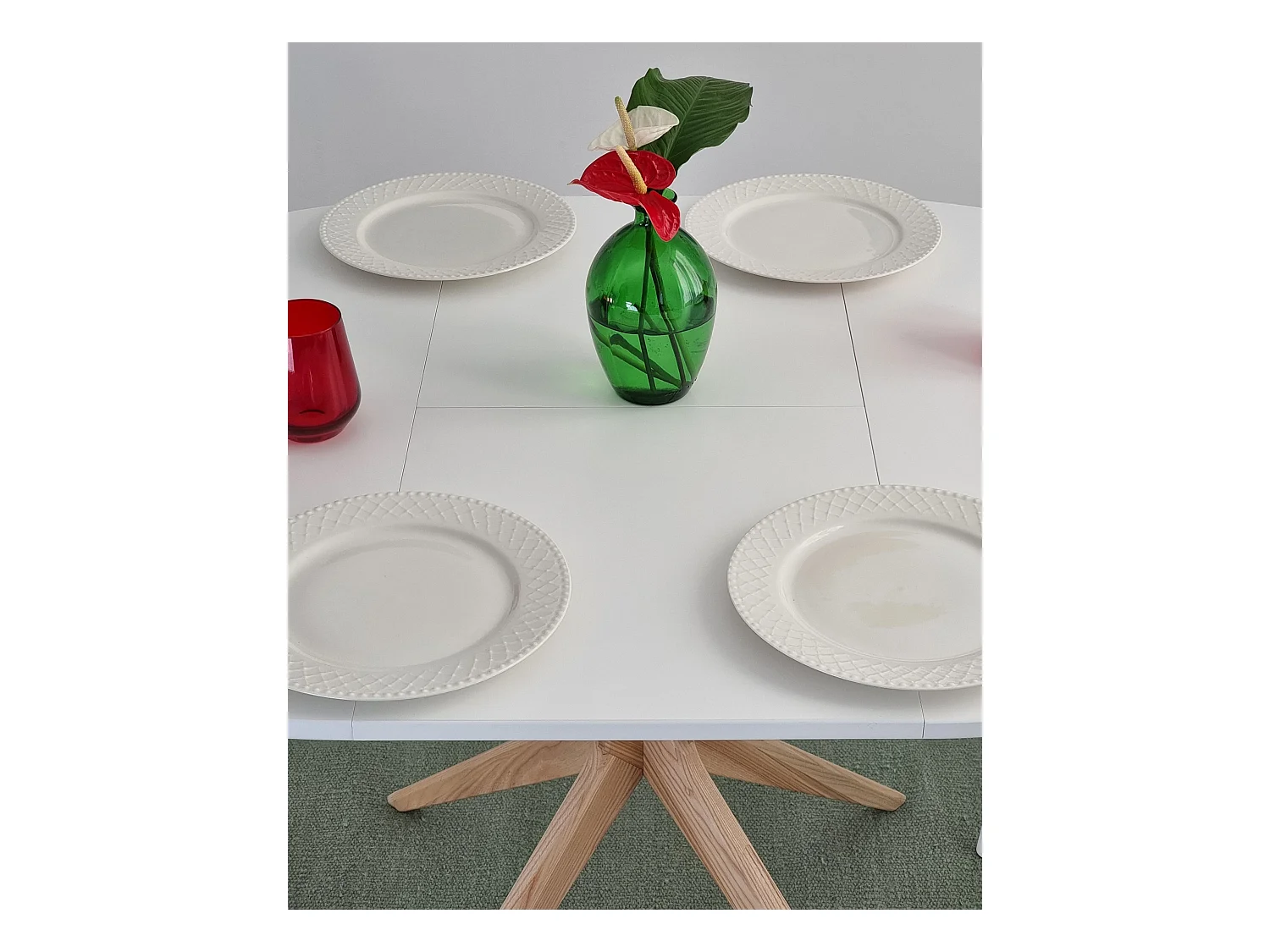 Table à manger ronde extensible 90cm Jubi Vert Sauge | Pied en frêne