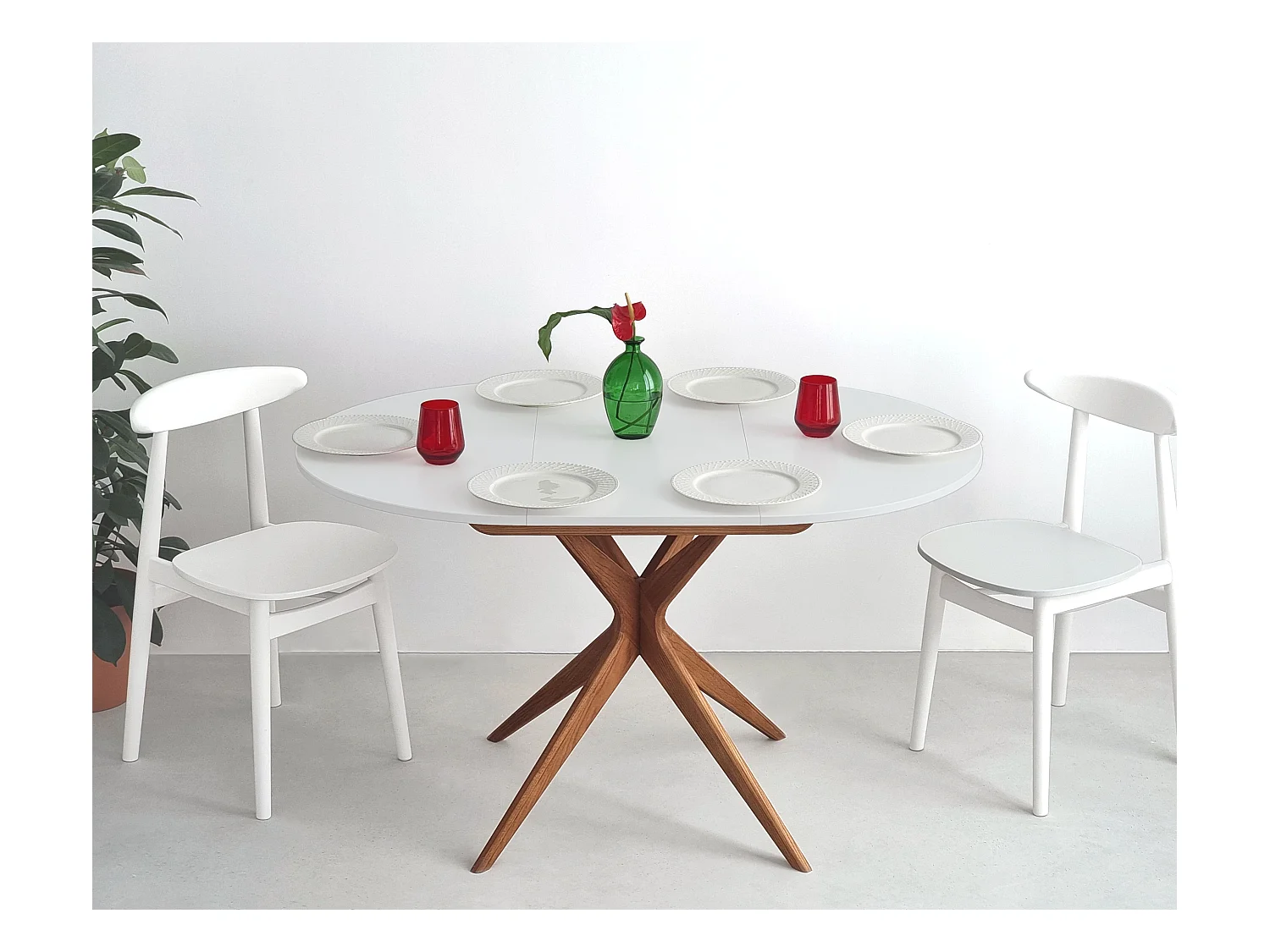 Table à manger ronde extensible 90cm Jubi Vert Sauge  | Pied en frêne teinté chêne