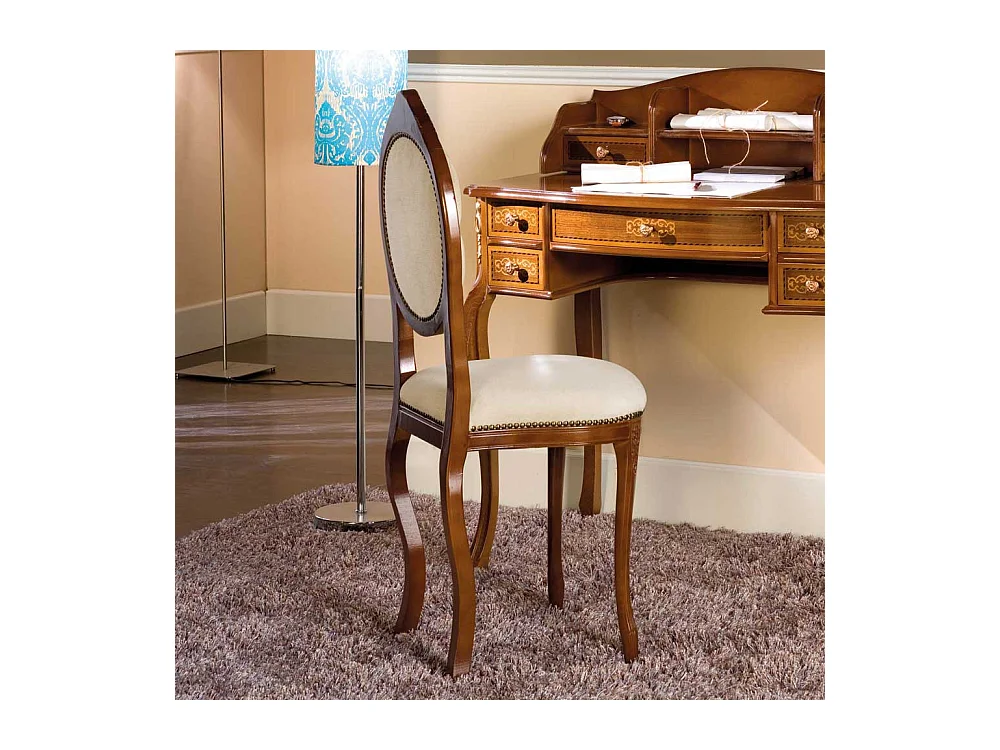 Esszimmerstuhl in Nussbaumfarben und Creme Weiß italienischen Design