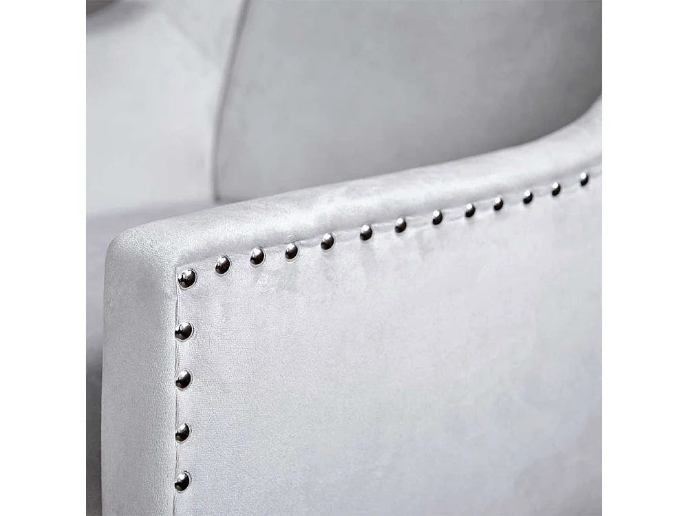 Armlehnstuhl Stuhl in modernem Design mit Ziernieten