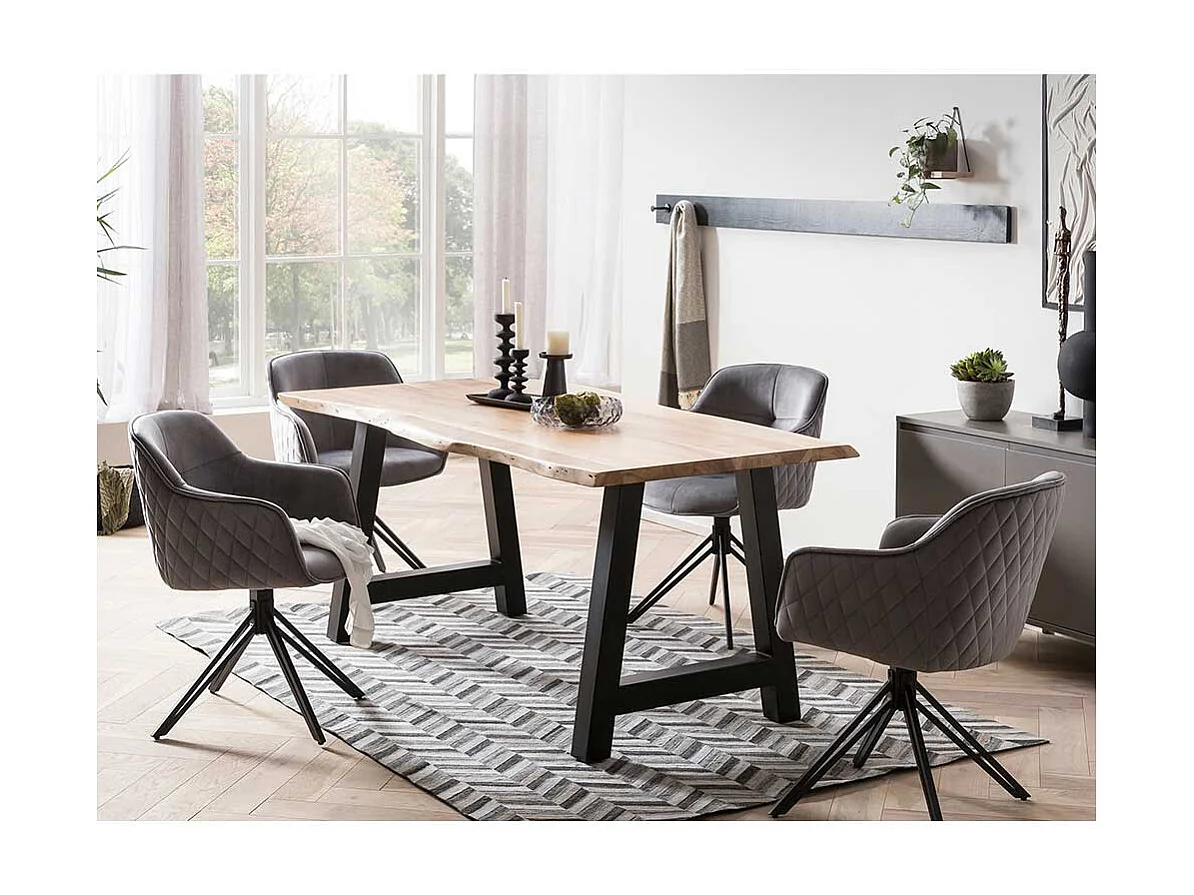 Esstisch Armlehner aus Samt und Metall aufwendigen Steppungen