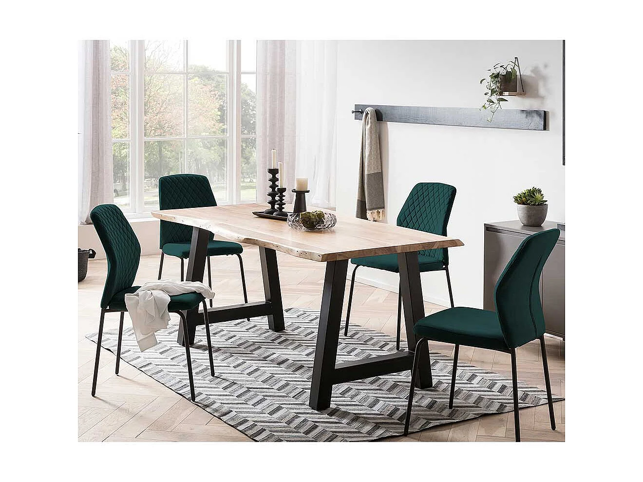 2 Stühle Samt und Metall in Grün und Schwarz aufwendigen Steppungen (2er Set)