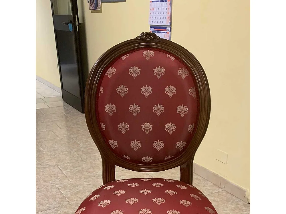 Stuhl in Rot Goldfarben gemustert Barock Design