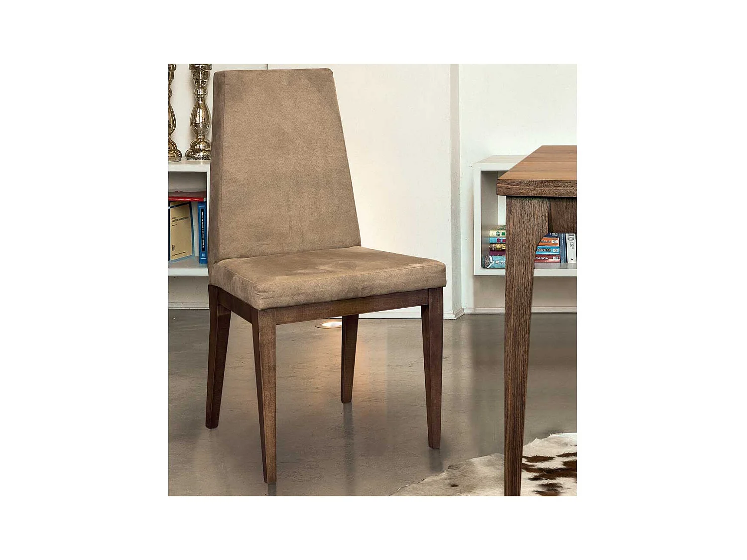 Esstischstuhl in Hellbraun Microfaser vier Holzbeinen in Nussbaumfarben